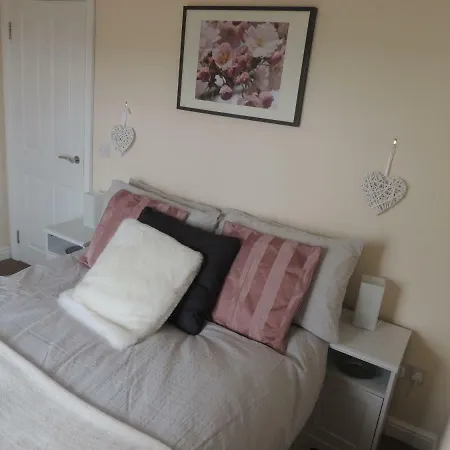 2, 27 Skinner Street *