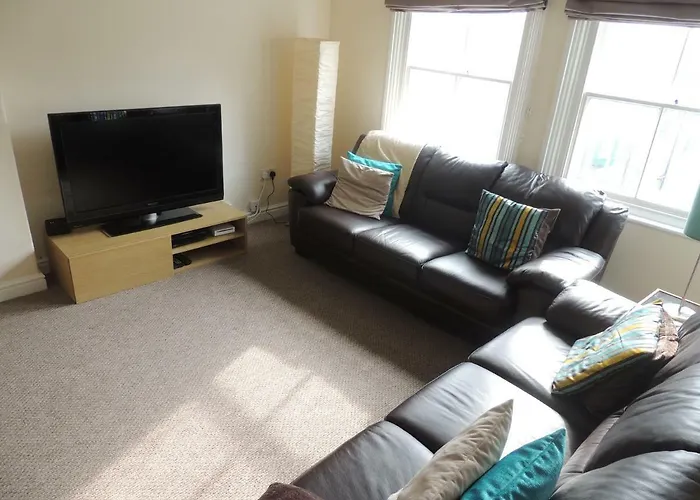 2, 27 Skinner Street Whitby