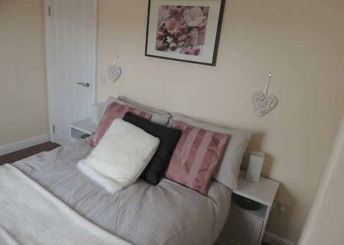 2, 27 Skinner Street *