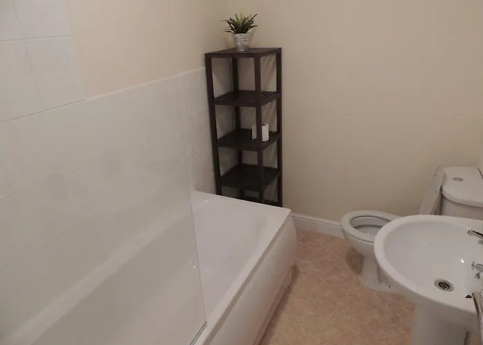 Dom wakacyjny 2, 27 Skinner Street