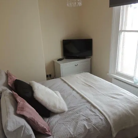 Semesterbostad 2, 27 Skinner Street