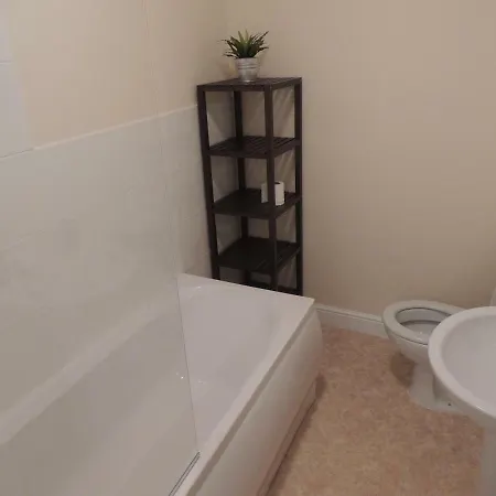 Semesterbostad 2, 27 Skinner Street